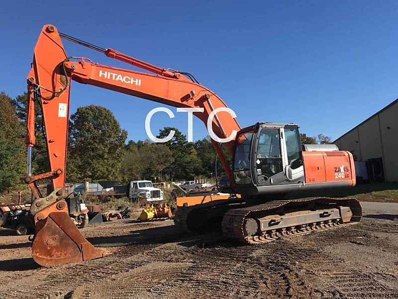 Hitachi ZX240-3LC: Масса 23900 кг.  Глубина коп. 6,9 м. Ковш 1,2 м3