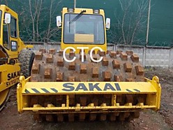 SAKAI SV 512TF:      Масса  11000 кг.  Ширина  2300 мм