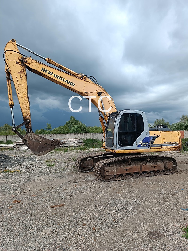 Kobelco sk210:         Масса 20000 кг.    Глубина коп. 6,7 м. Ковш 1 м3.